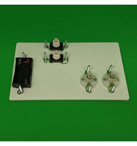 Circuit with 2 switches and 2 lamps