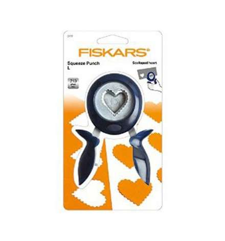 Paper Punch Squeeze Heart Scalloped 38mm Fiskars