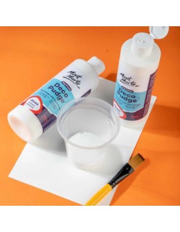 Mont Marte Deco Pudge 236ml decoupage glue and sealer with a clear gloss finish 2